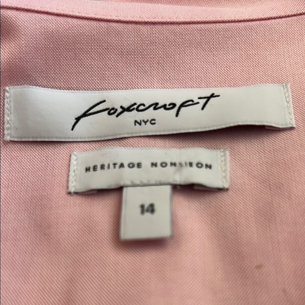 Pink women’s button down - Picture 2 of 7